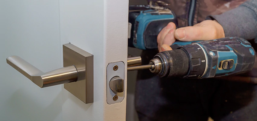 Broken Door Handle Lock Repair in Fontana, California