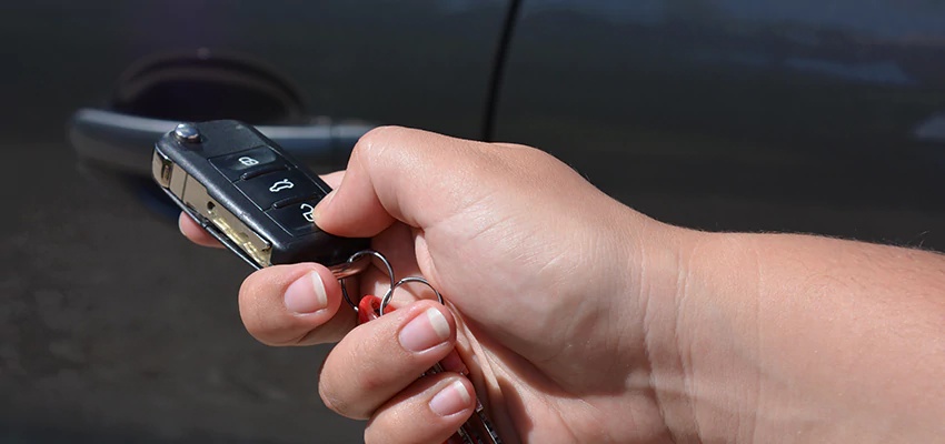 Car Door Unlocking Locksmith in Fontana, California